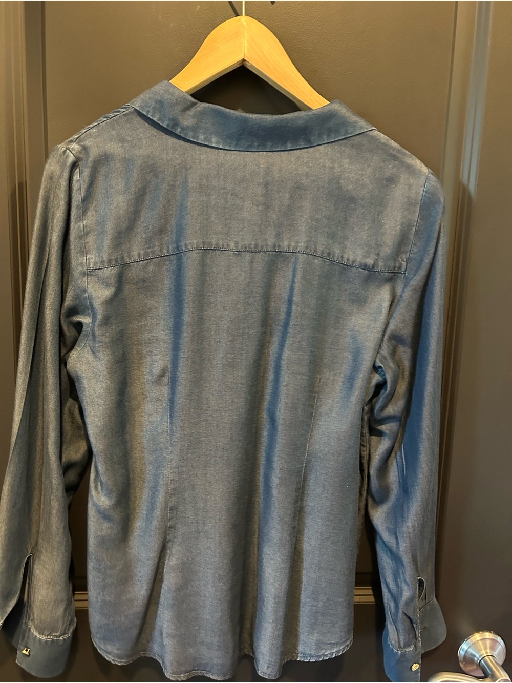 Jaclyn Smith Denim Button Down Shirt in Blue - Picture 4 of 7